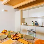 ゲストハウス Urban Pop Loft @ Alfama リスボン
